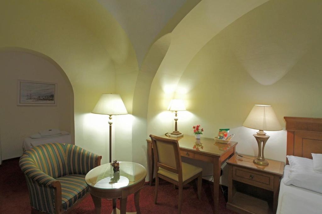 Hotel Romantik إغير الغرفة الصورة