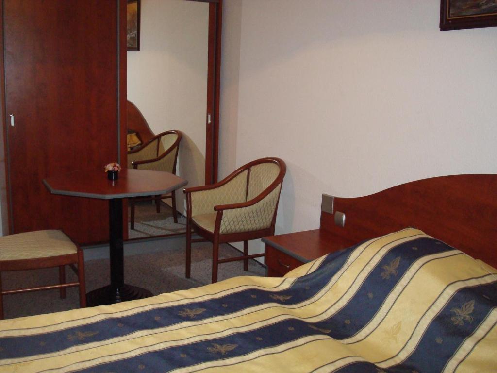 Hotel Romantik إغير الغرفة الصورة
