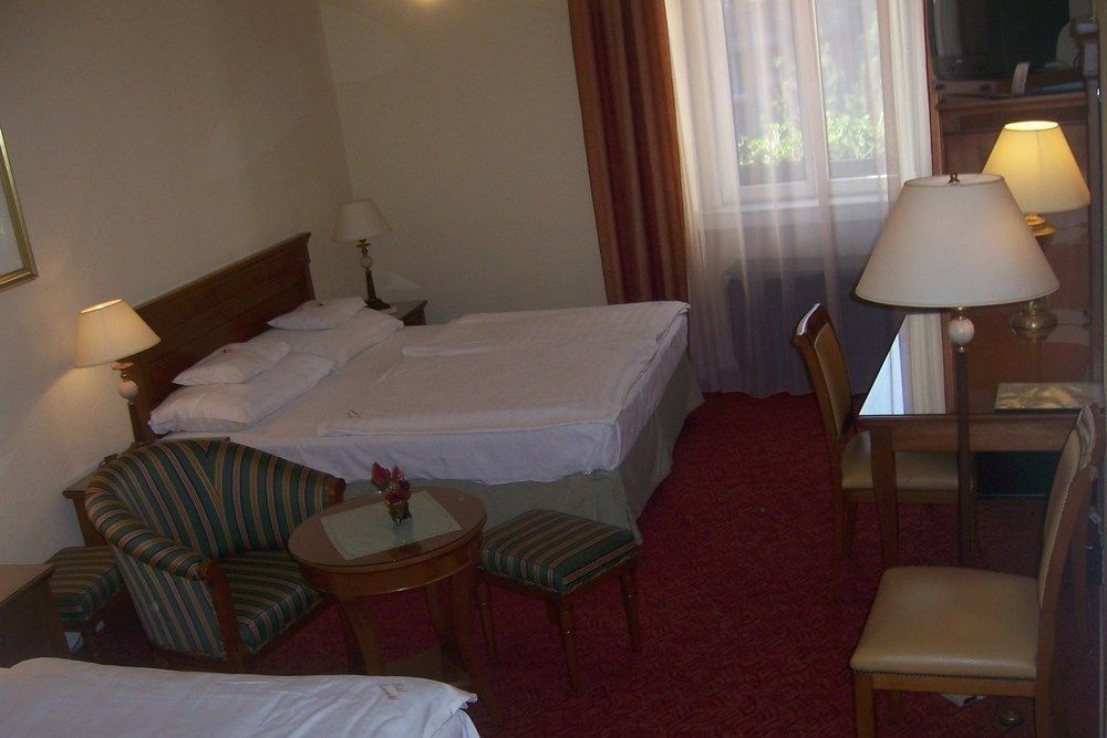 Hotel Romantik إغير المظهر الخارجي الصورة