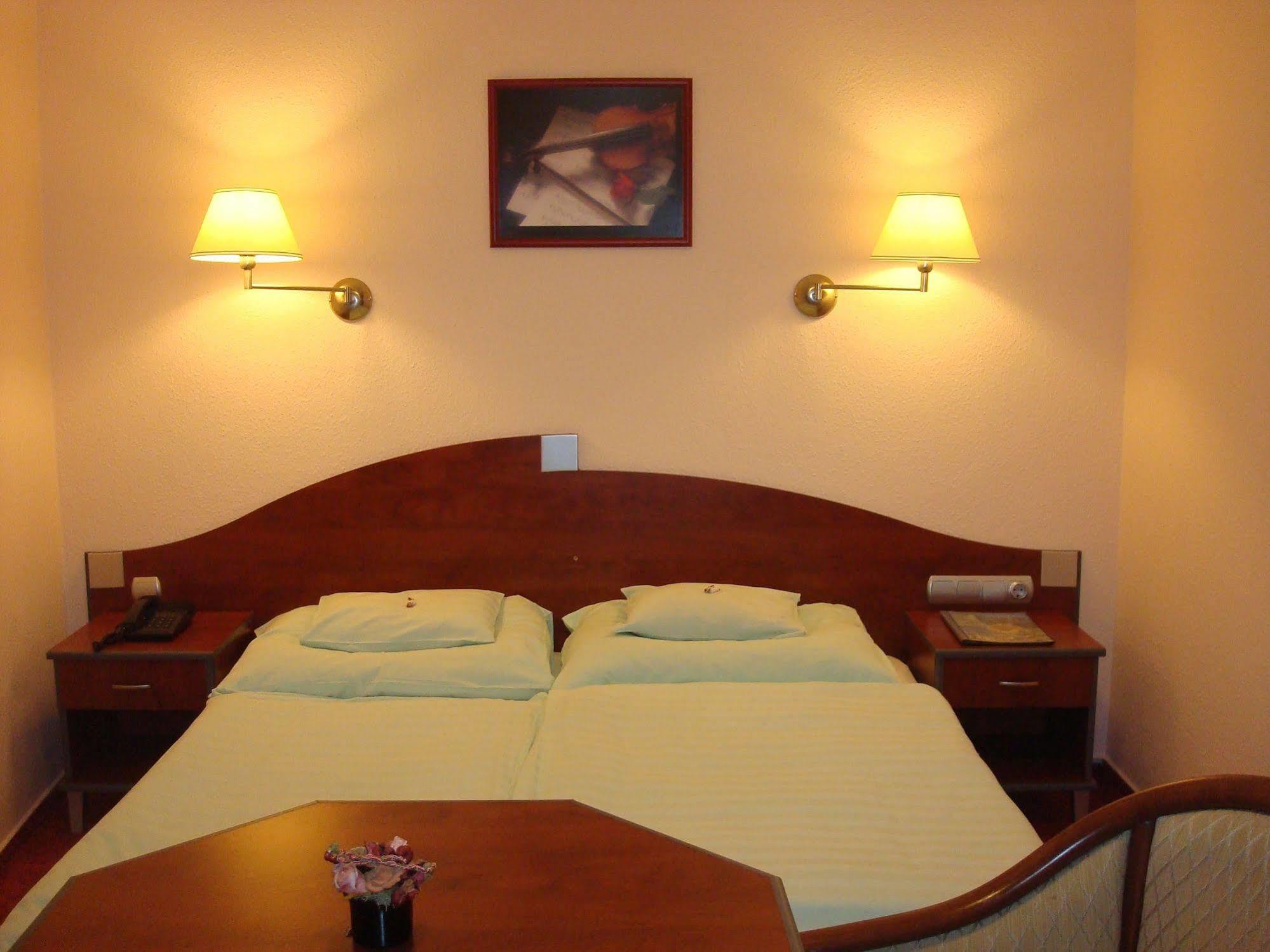Hotel Romantik إغير المظهر الخارجي الصورة