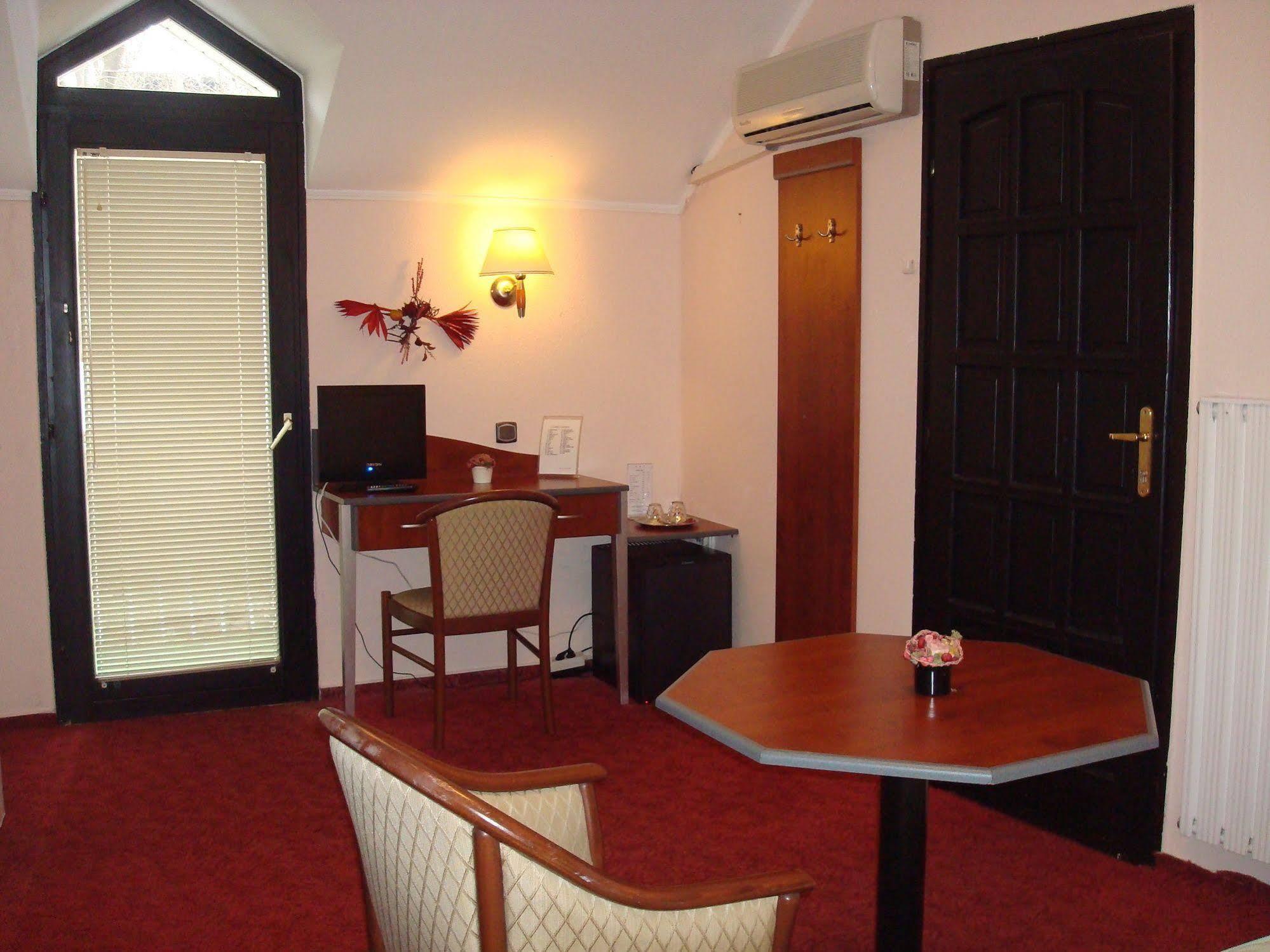 Hotel Romantik إغير المظهر الخارجي الصورة